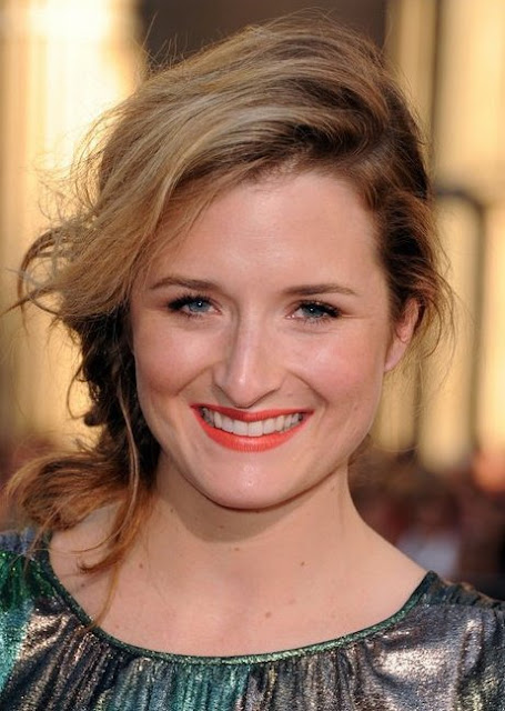 Grace Gummer Profile pictures, Dp Images, Display pics collection for whatsapp, Facebook, Instagram, Pinterest, Hi5.