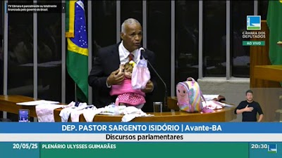 BRAZIUUUUUU - Deputado leva bebê reborn para o plenário da Câmara: “Silicone”-- video Ñ ria 