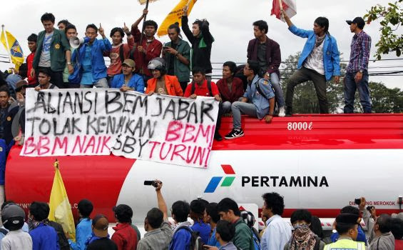 20120308_Demo_BBM_Bajak_Truk_Tanki_Pertamina