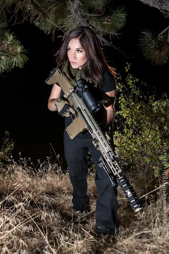 Sexy military girl • Women in the military • Army girl • Women with guns •  Hot armed girls • Tactical Babes 
