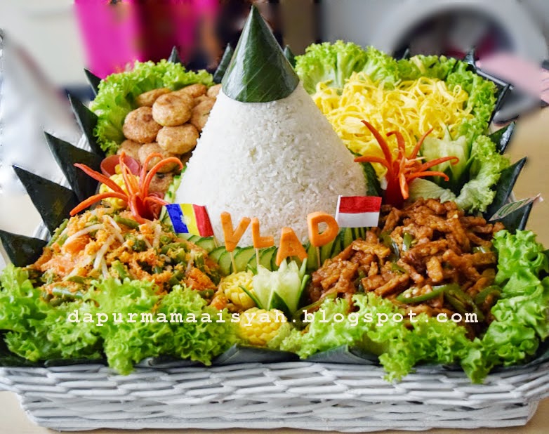 Dapur Mama Aisyah Tumpeng Putih Nasi Uduk plus resep Dapur Mama Aisyah Tumpeng Putih Nasi Uduk plus resep