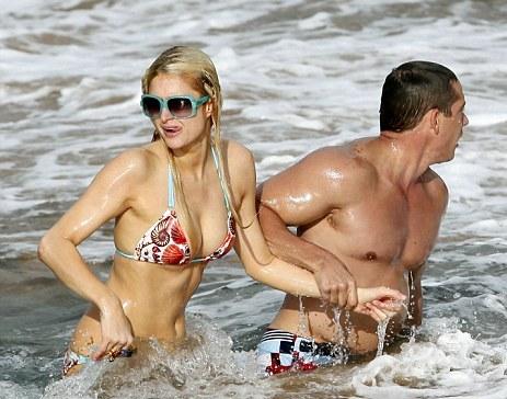 Paris Hilton - Hot Bikini