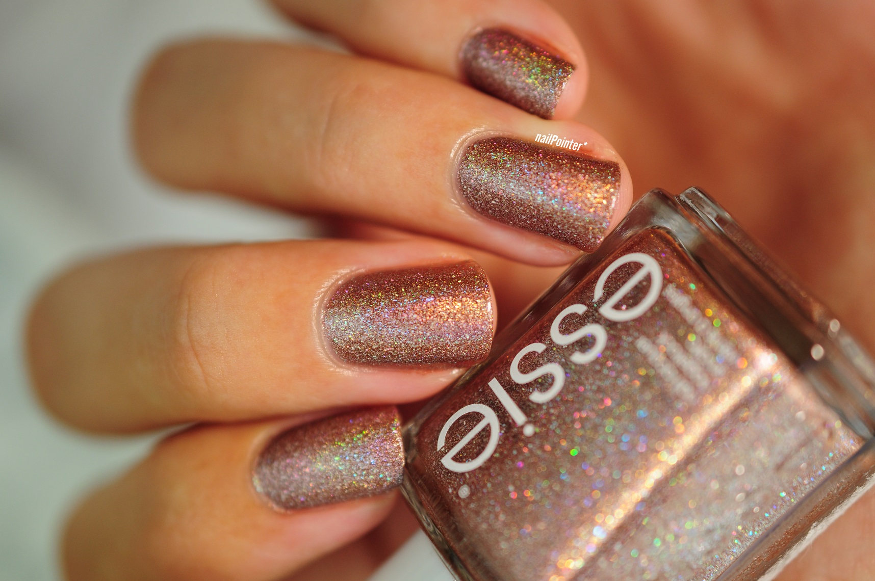 SWATCHES Essie You're A Gem