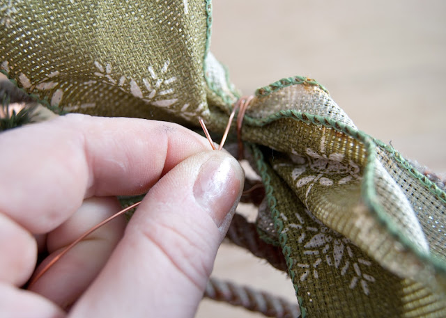 How to Make A Simple Winter Rope Wreath - bow tutorial