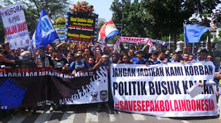 Ribuan Bobotoh Persib Gelar Aksi Demo