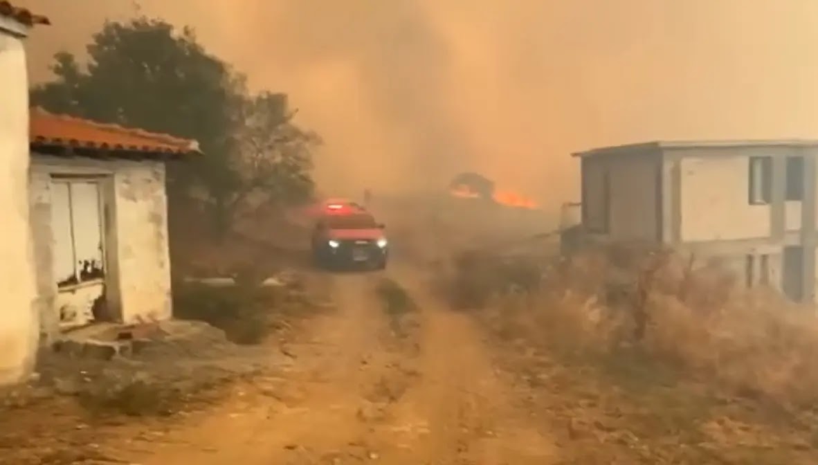 Φωτιά στον Έβρο: Νεαρός Ρομά άδειασε σπίτι που είχε εκκενωθεί λόγω των πυρκαγιών