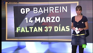 SANDRA SABATES, Falda vaquera y leotardos negros, Guapisima (04.02.10)