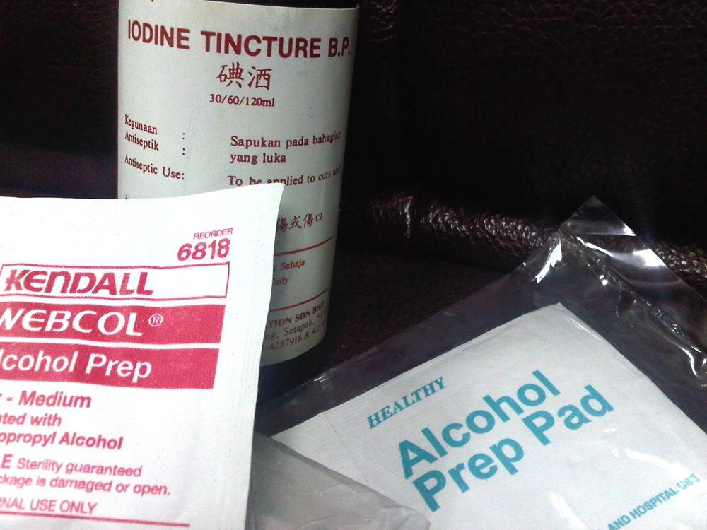 My Dearcats DC: First Aid Kit untuk kucing