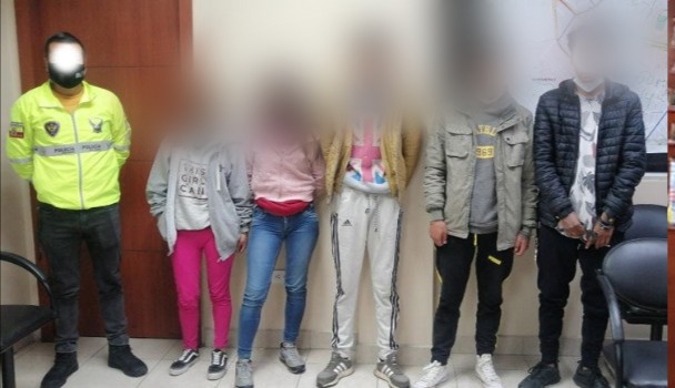 Cuatro ciudadanos detenidos por presuntamente portar droga 