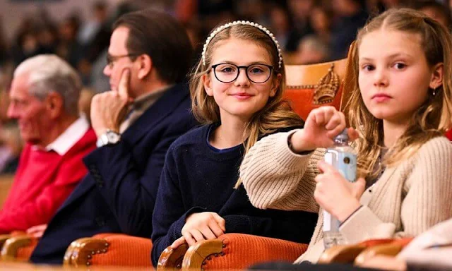 Prince Daniel and Princess Estelle watched the tennis match played between Sweden's Mikael Ymer and Greece's Stefanos Tsitsipas