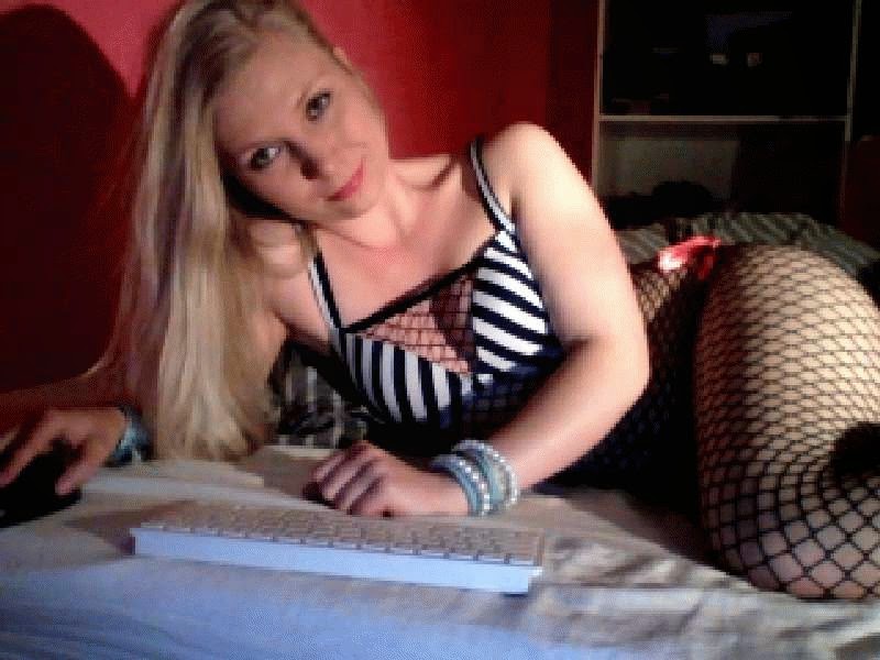 http://www.flirttime.nl/webcamfoto/blondbunny/000