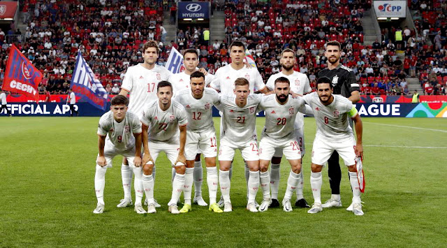 SELECCIÓN DE ESPAÑA. Temporada 2021-22. Marcos Alonso, Eric García, Rodri Hernández, Íñigo Martínez, Unai Simón. Gavi, Pablo Sarabia, Raúl De Tomás, Dani Olmo, Dani Carvajal y Koke Resurrección. SELECCIÓN DE REPÚBLICA CHECA 2 SELECCIÓN DE ESPAÑA 2 Domingo 05/06/2022, 20:45 horas. Liga de Naciones de la UEFA, fase de clasificación, Grupo A2, jornada 2. Praga, República Checa, Sinobo Stadium.