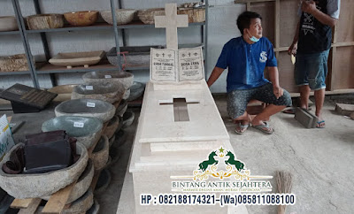 Makam Katolik Perjamuan, Kijingan Kuburan Marmer