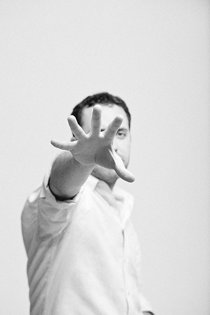 rude-hand-gestures-3