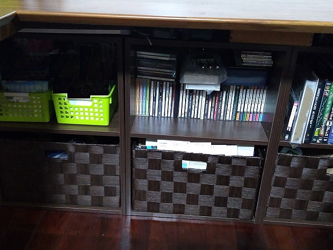 カウンター下の収納家具をカラーボックスを並べて作ったら意外と素敵にできた 休日の空間 カウンター下の収納家具をカラーボックスを並べて作ったら意外と素敵にできた 休日の空間