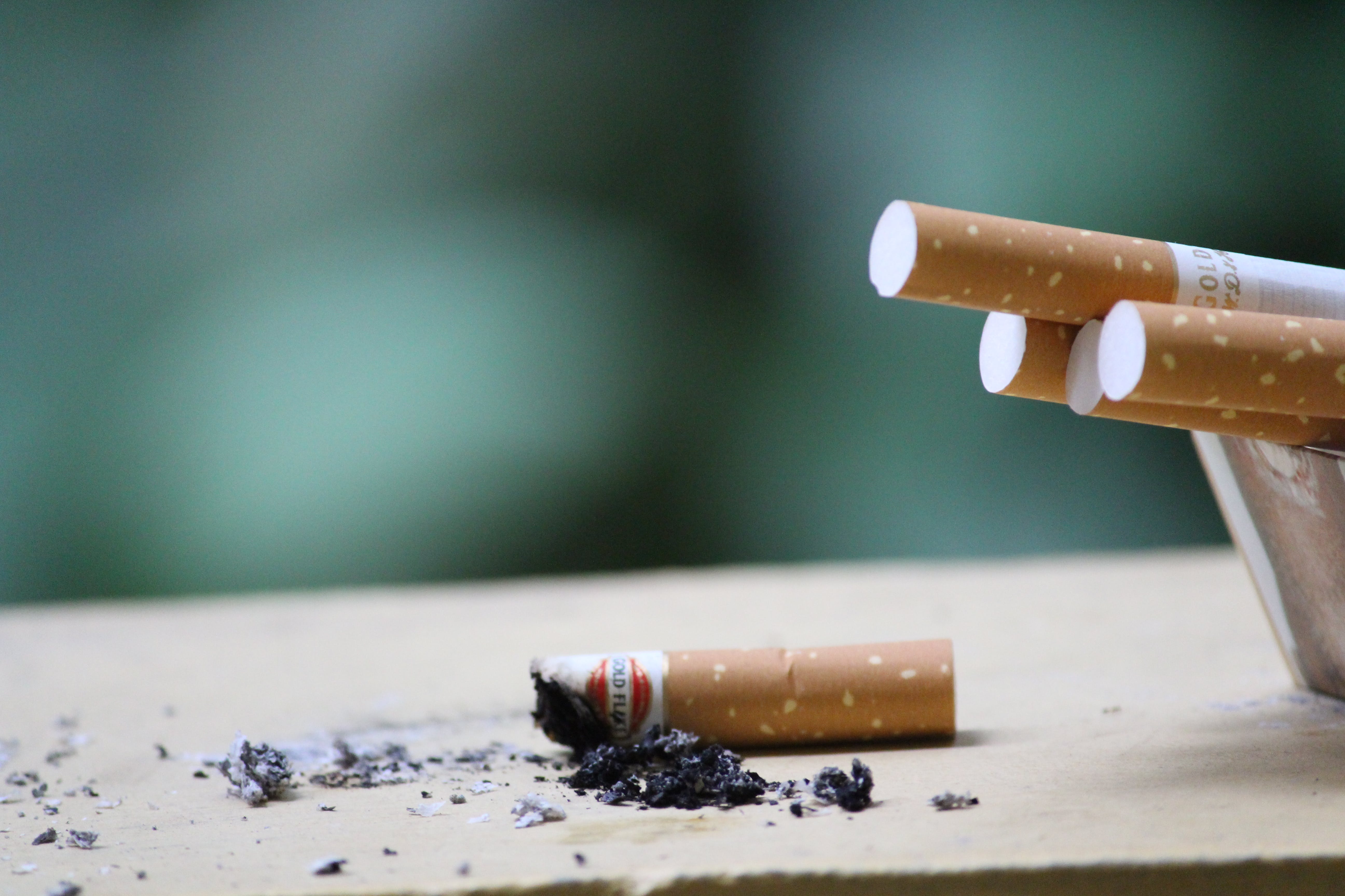 دنیا بھر میں تمباکو نوشی کرنے والوں کی تعداد میں کمی، عالمی ادارہ صحت