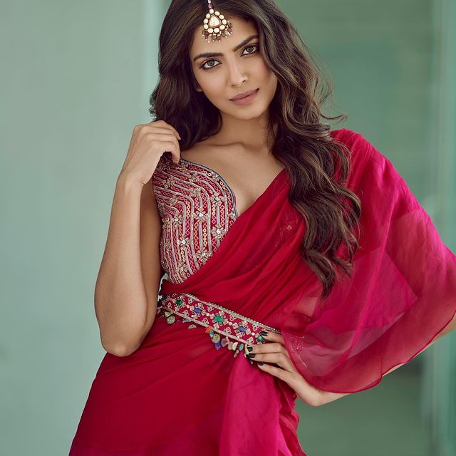 Actors Gallery: Malavika Mohanan Pictures Shoot For Wedding Vows Pictures