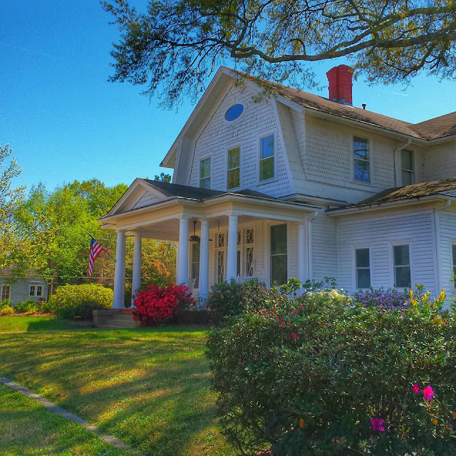 Quaint, Southern Homes in Smithfield, NC #outaboutnc