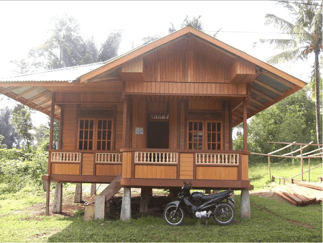 Rumah Kayu Minimalis