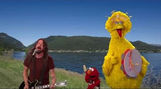Dave Grohl, Big Bird, and Elmo sing Here We Go. Sesame Street Episode 5001, Big Bird Across America, Season 50