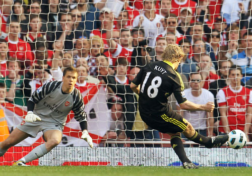 Dirk Kuyt shot the penalty, Arsenal - Liverpool