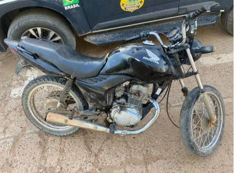 Moto furtada é recuperada na BR-407, em Carnaíba do Sertão, interior de Juazeiro (BA)