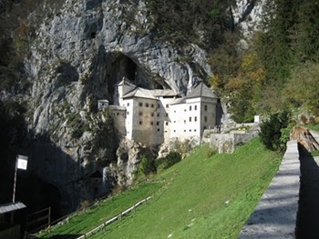 cave_castle_slovenia_18