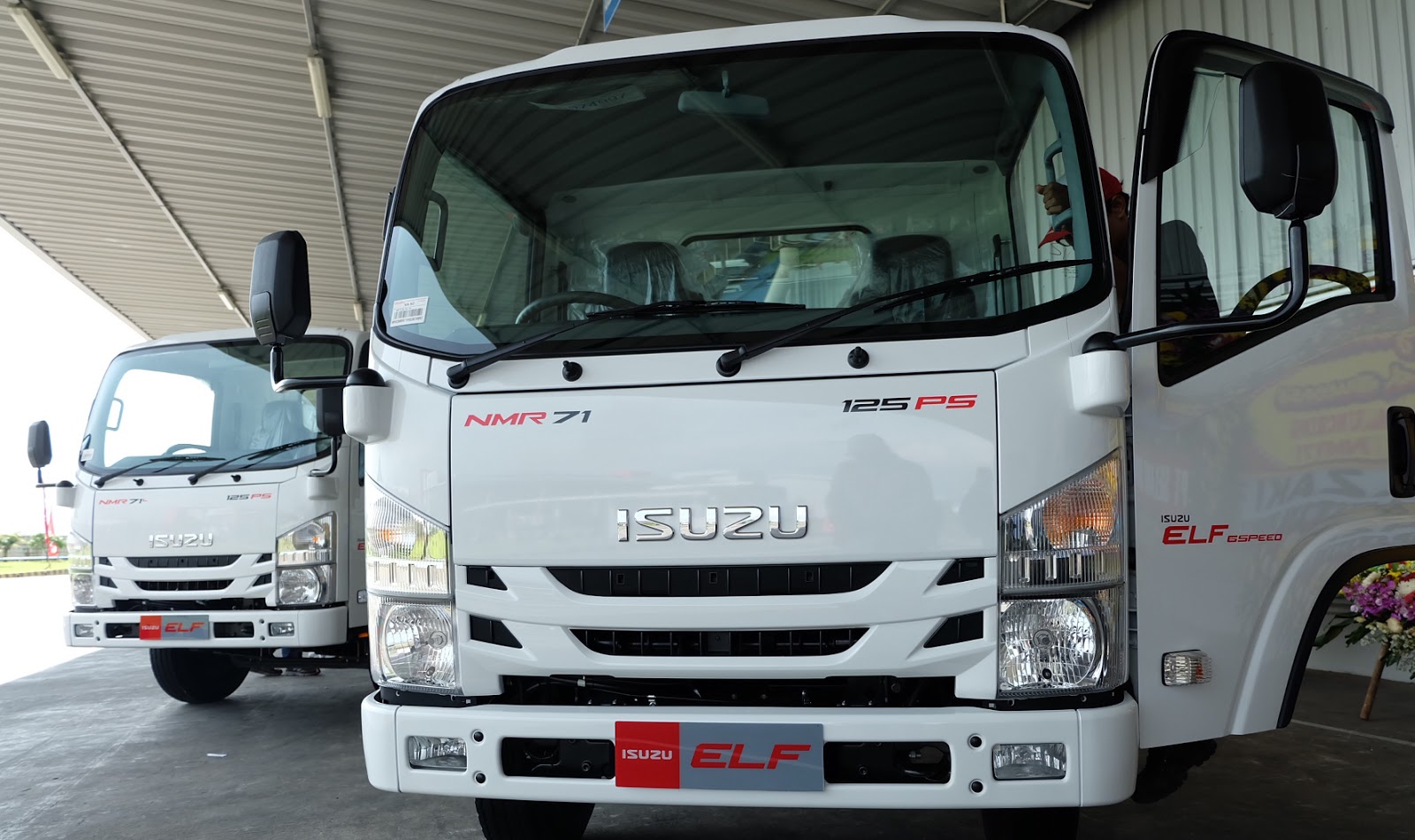  Foto Mobil Truk Isuzu Elf Modifikasi Mobil