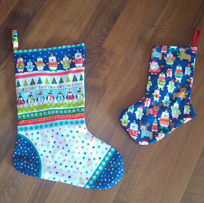 modes4u colaboración partnersip telas navideñas tienda de telas bonitas christmas stocking bunting guirnalda modistilla de pacotilla handmade navidad calcetín santa claus regalos makower fabrics 