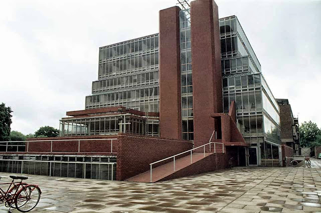 Facultad de Historia de Cambridge | James Stirling | Biblioteca histórica Seeley