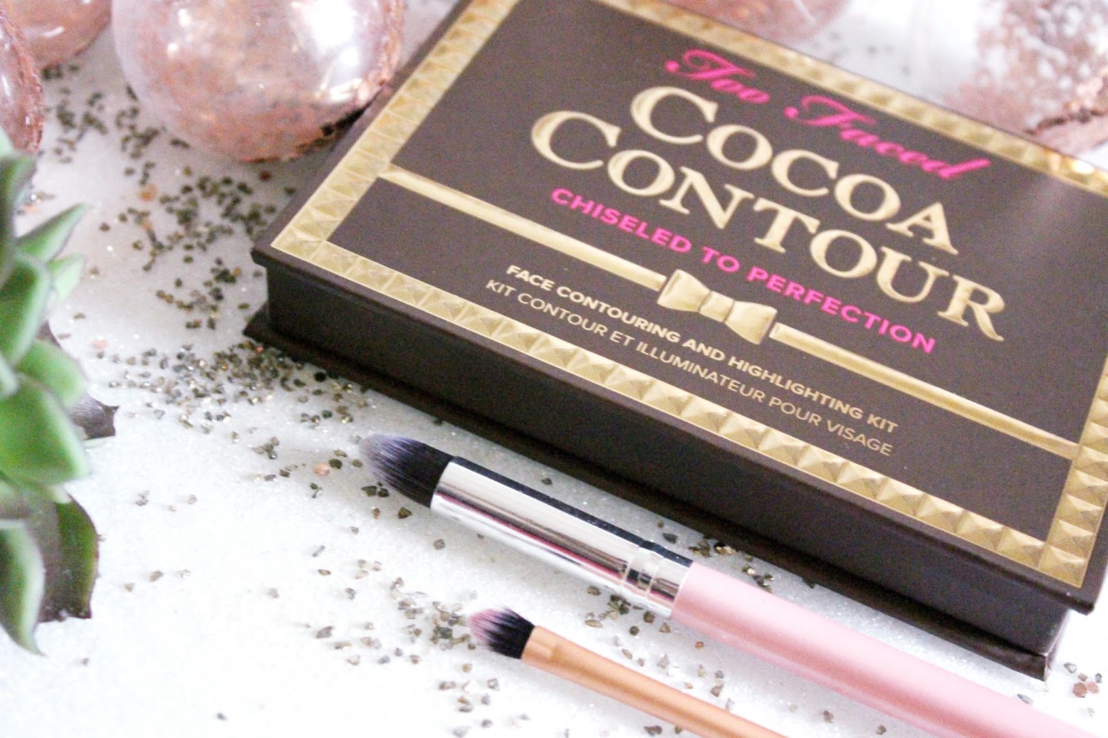 Cocoa Contour de Too Faced