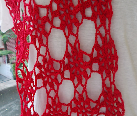 Sweet Nothings Crochet free crochet pattern blog, photo of stitch detail of the Delicate flower scarf