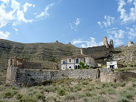 castillo de Rueda, elevado a la vera del río Jalón, fortaleza que fue corte de GinfarAmad, hijo de rey de Sarakusta Abdel-Mech