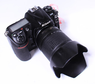 Kamera DSLR Nikon D300 Lens 18-135