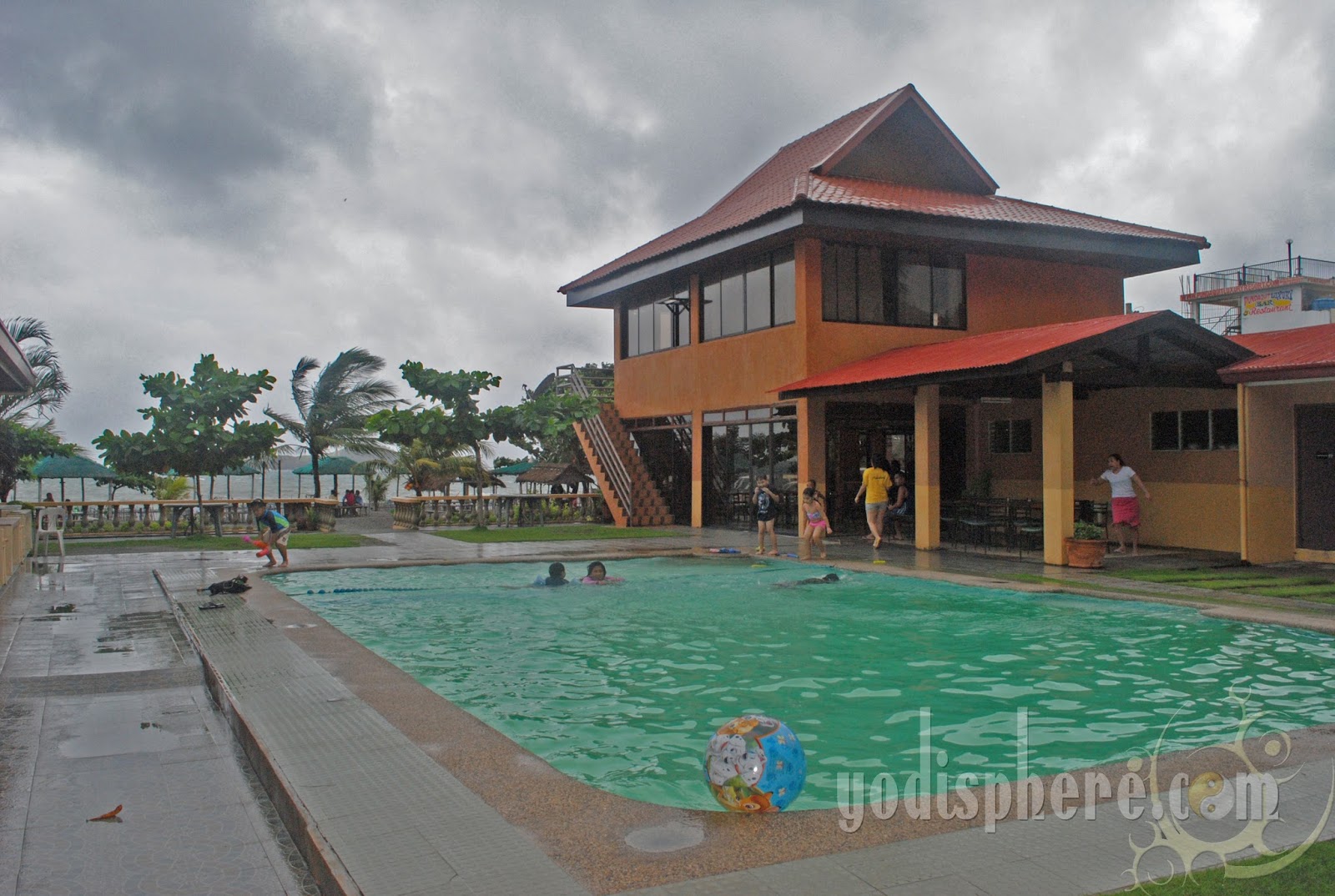 yodisphere.com: Canoe Beach Resort Pundakit Zambales ...