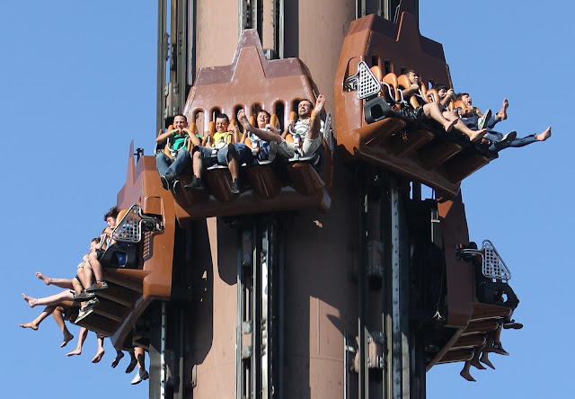 giant drop dc super heros drop of doom vr six flags great america 