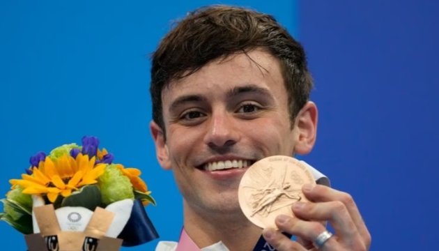 Thomas Daley tempat ke-3 pingat gangsa acara 10m platform | Hadiah untuk suami