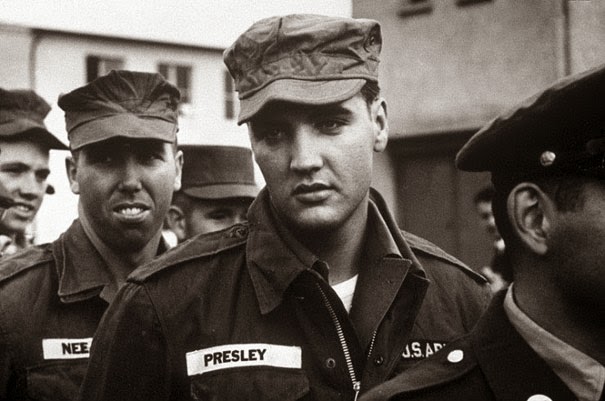 40 Must-See Photos Of The Past - Elvis in the Army, 1958