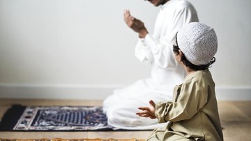 Parenting Islam Terbaik adalah Keteladanan Ayah dan Bunda