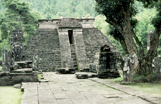 Mistery Dunia Paling Woow: 9 Candi Peninggalan Kerajaan Majapahit Yang Fenomenal Kisah Terlengkap