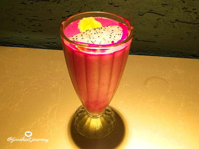 Banana + Apple + Dragon Fruit + Beetroot + Coconut milk #Smoothie, me time art cafe, cafe in bandra