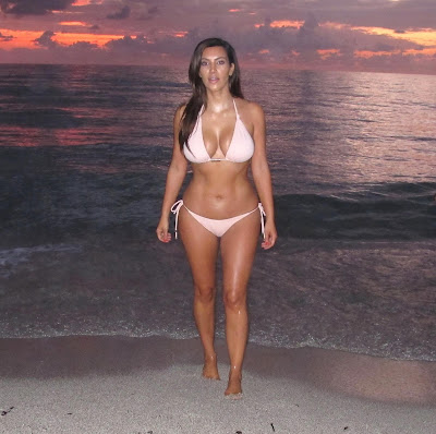 Kim Kardashian great body in a hot bikini