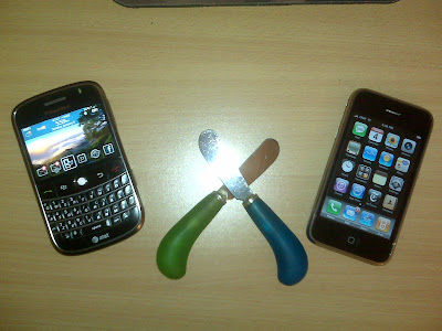 Blackberry Bold vs iPhone