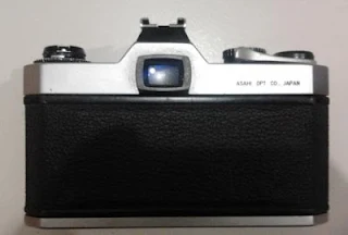 Pentax Spotmatic F tampak belakang