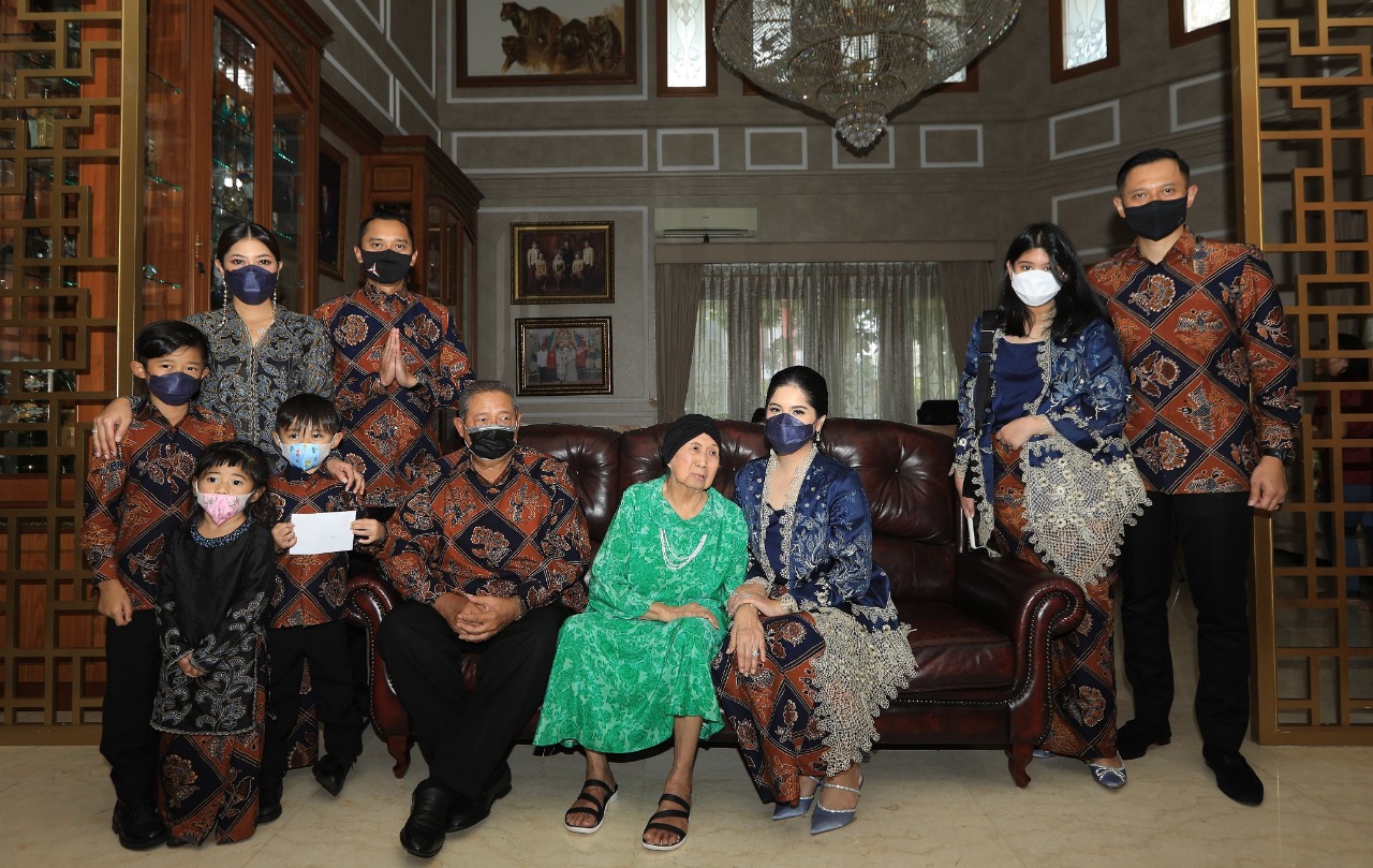 Mengharukan, Keluarga Besar SBY Lebaran Tanpa Kehadiran Ibu Ani Yudhoyono