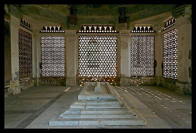 Tomb of Imam Zamin - Delhi