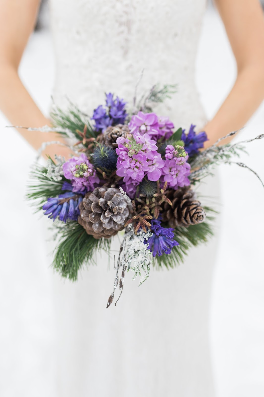 winter wedding flowers, Photography by Dina Remi