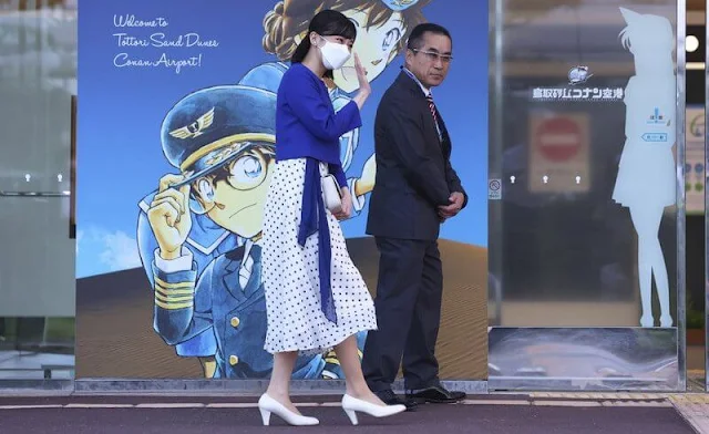 Princess Kako wore a white and blue polka-dot midi dress, and a royal blue jacket. Princess Kako will visit to Peru