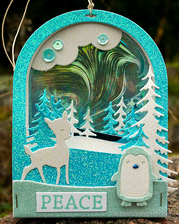 Layers of ink - Scenic Winter Ornaments Tutorial by Anna-Karin Evaldsson.