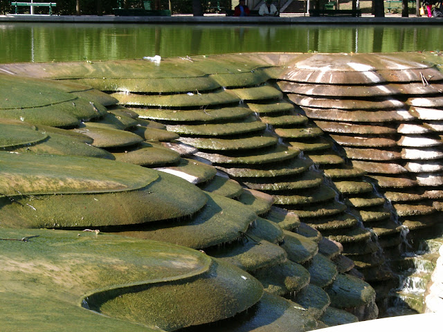 Canyoneaustrate fountain by Gérard Singer, Parc du Bercy, Paris